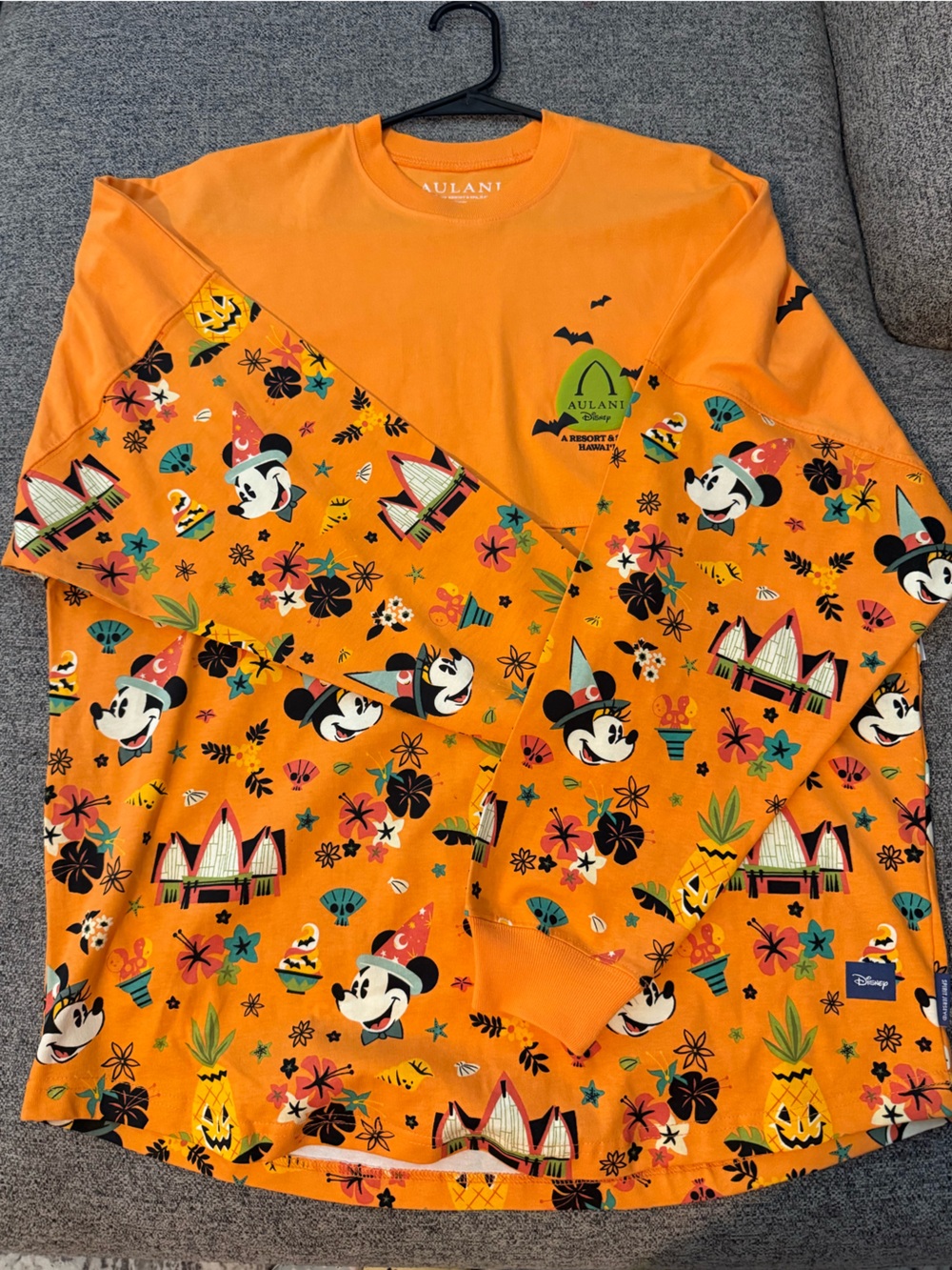 Aulani x Disney Adult Medium Orange Mickey Halloween Long-Sleeve Top